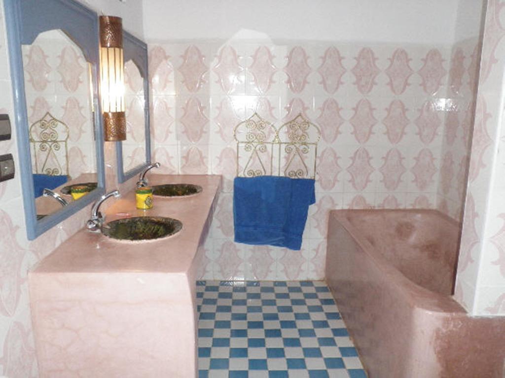 Kasbah Itrane Panzió Tamnougalt Szoba fotó